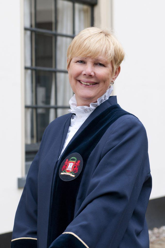 Daphne van Huizen, trouwambtenaar