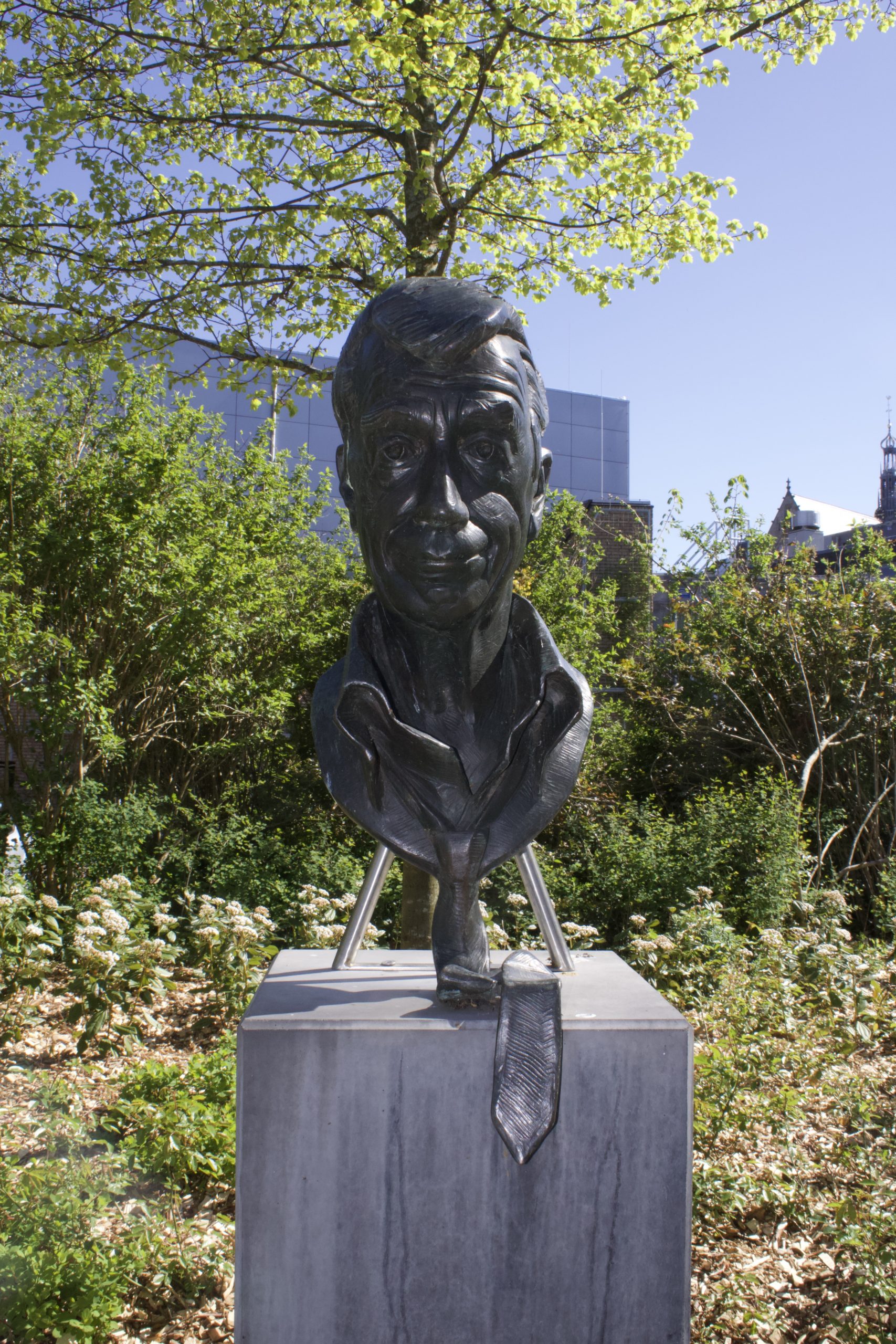 sculptuur Rudi Carrell