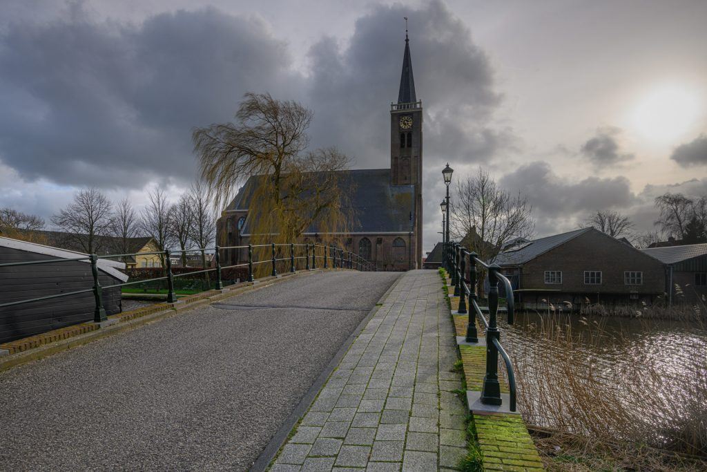 kerk en pad naar begraafplaats schermerhorn