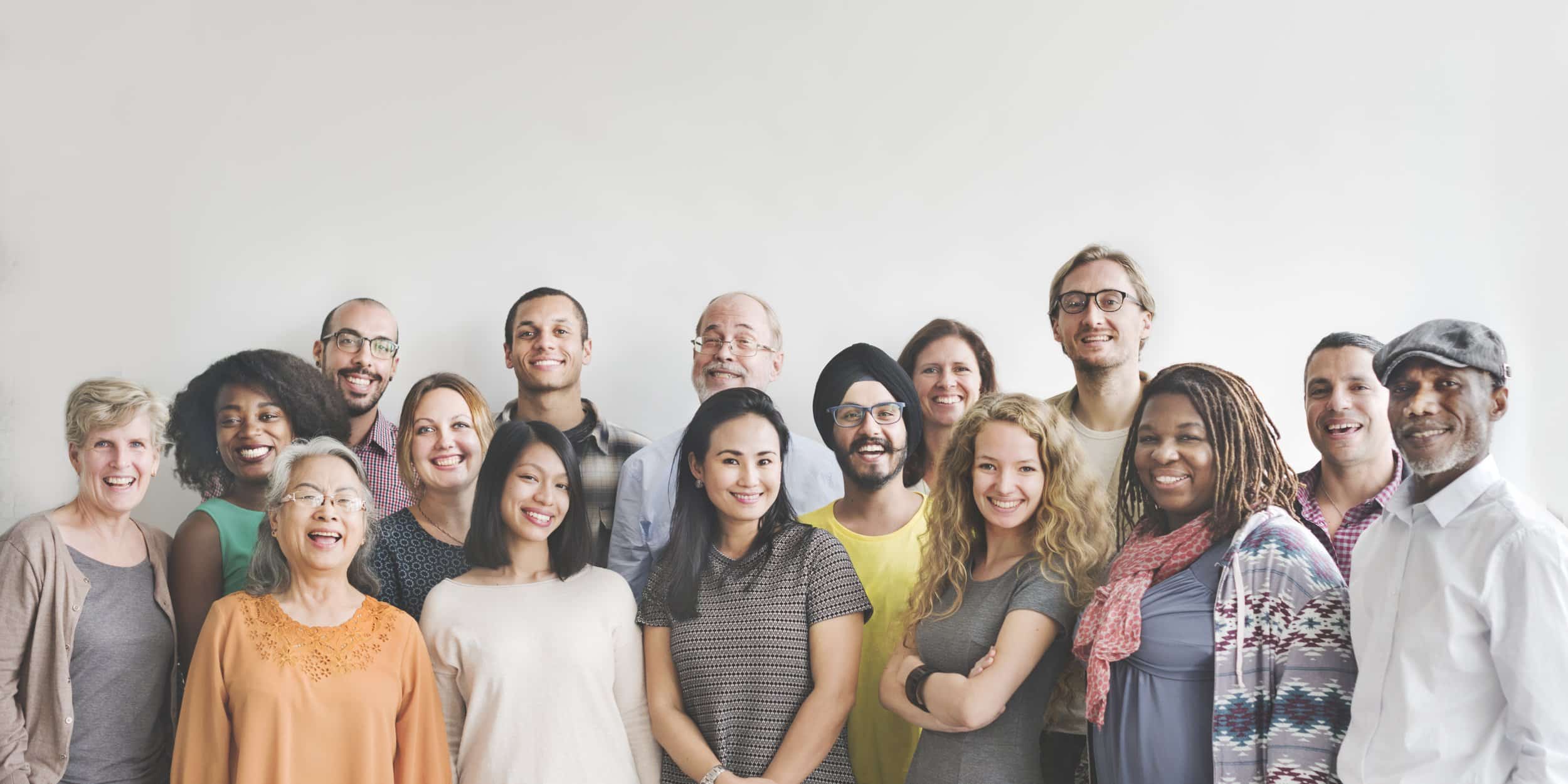 groep lachende personen