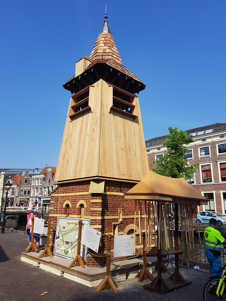 Tijdens Kaeskoppenstad stond de klokkentoren op het Waagplein