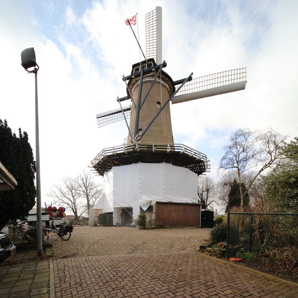 Molen van Piet met rokje