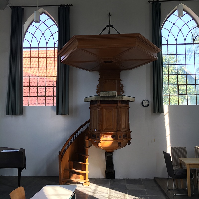 Kerk Oost Graftdijk preekstoel