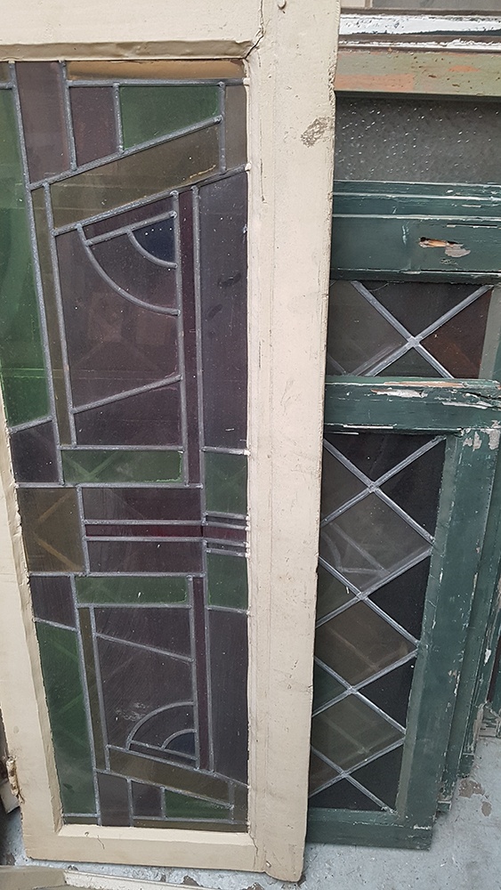 Glas-in-lood deuren in de Monumentenloods