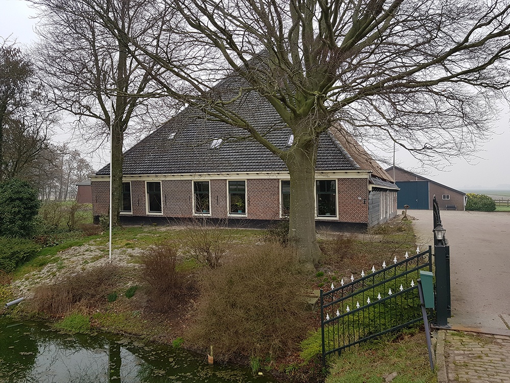 Stolpboerderij De Eenhoorn aan de Noordervaart