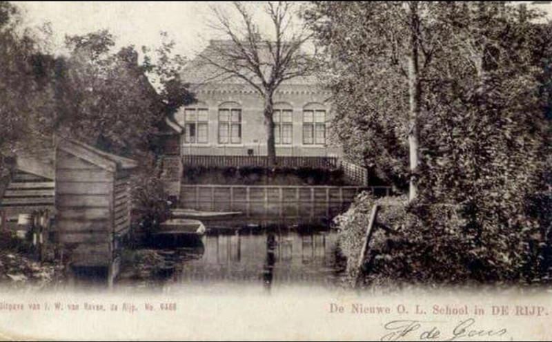 Oude foto van de school in De Rijp