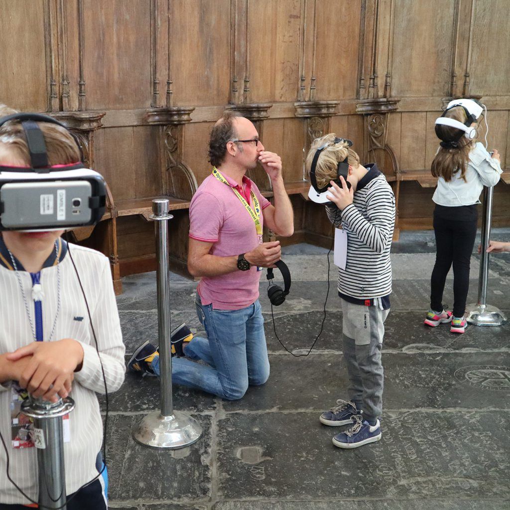 Monumentale Virtual Reality tijdens de jeugdmarathon in de Grote Kerk