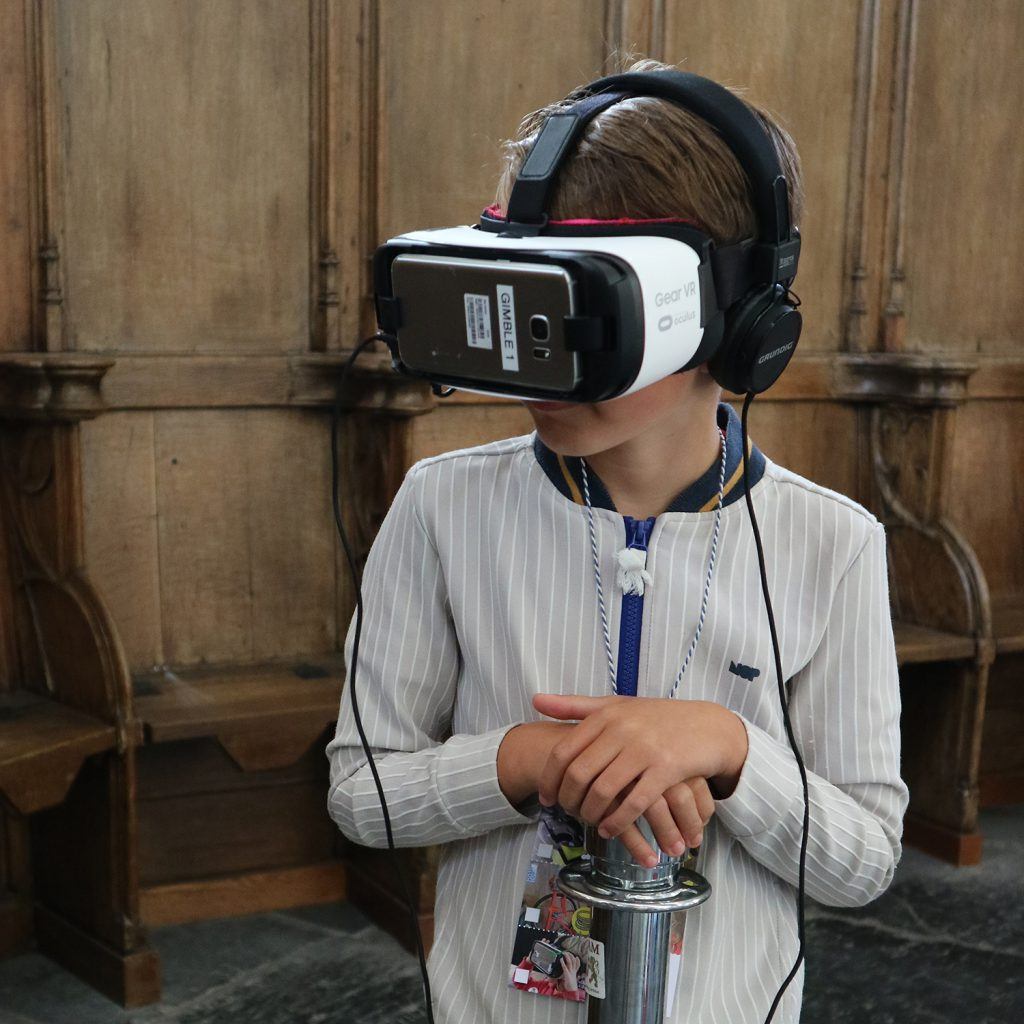 Monumentale Virtual Reality tijdens de jeugdmarathon in de Grote Kerk