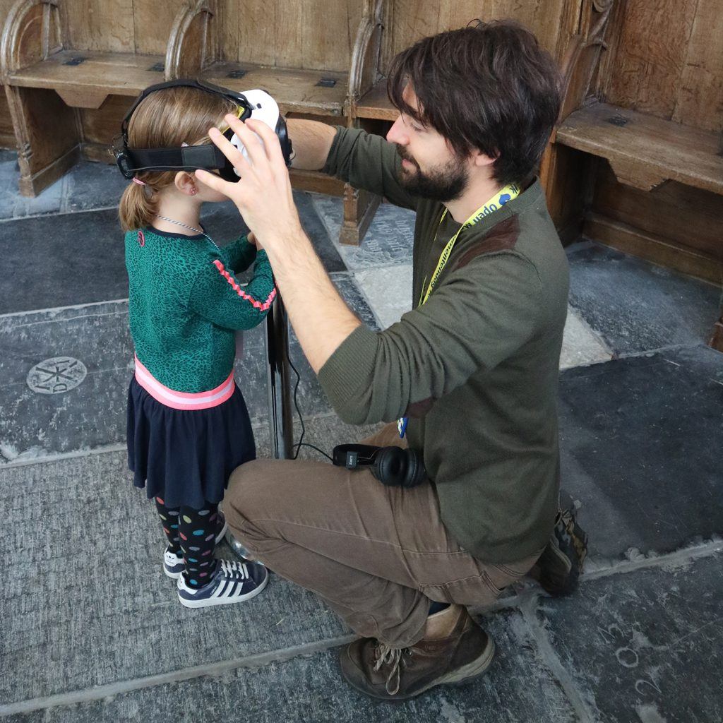 Monumentale Virtual Reality tijdens de jeugdmarathon in de Grote Kerk