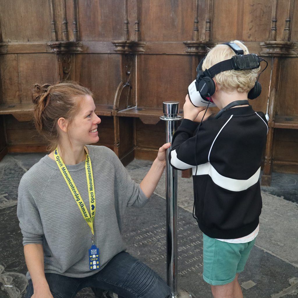 Monumentale Virtual Reality tijdens de jeugdmarathon in de Grote Kerk